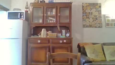 22esserre online show from September 25, 2025, 11:36 am