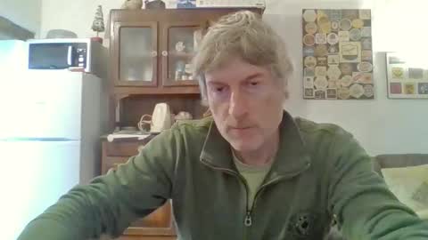 22esserre online show from October 22, 2025, 11:10 am