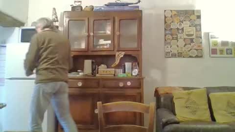 22esserre online show from March 5, 2026, 1:40 pm