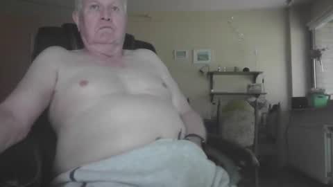 Snapshot of 29famila chatting on October 7, 2025, 7:38 am 29famila online show from October 7, 2025, 7:38 am