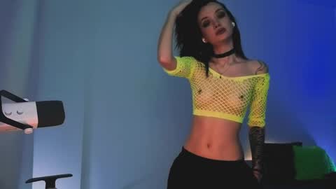 Snapshot of 2b_ chatting on April 27, 2026, 1:03 am Sasha weekend from 14 to 27 November online show from April 27, 2026, 1:03 am