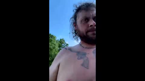 Snapshot of 2dirtyhillbillies chatting on April 28, 2026, 10:04 pm ThrillBilly online show from April 28, 2026, 10:04 pm