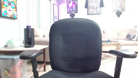Snapshot of 2dirtyhillbillies chatting on May 3, 2026, 1:00 am ThrillBilly online show from May 3, 2026, 1:00 am