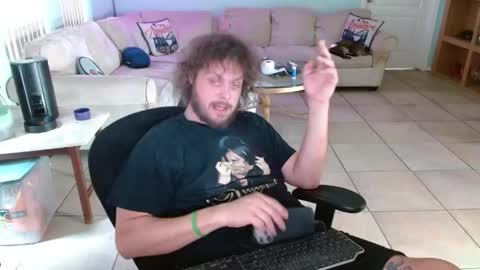Snapshot of 2dirtyhillbillies chatting on May 8, 2026, 10:15 pm ThrillBilly online show from May 8, 2026, 10:15 pm