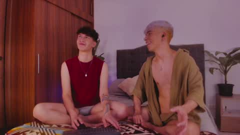 Snapshot of 2gays_1straight chatting on December 1, 2024, 8:09 pm David and Yoel online show from December 1, 2024, 8:09 pm