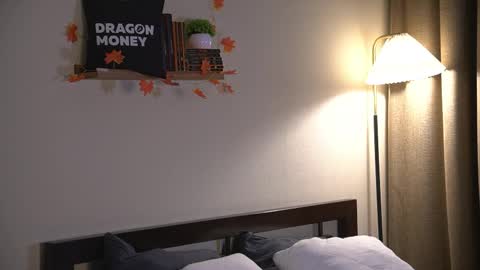 Elley  online show from December 2, 2025, 2:45 pm