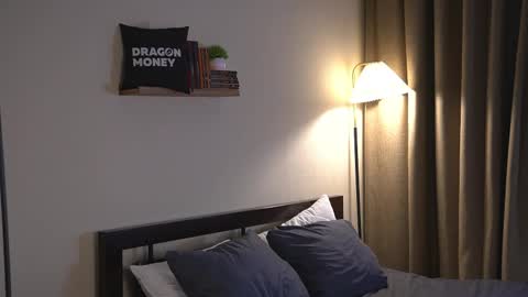 Elley  online show from March 4, 2026, 2:23 pm