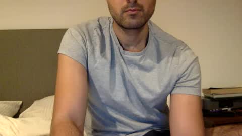 2london10 online show from December 13, 2025, 8:47 pm