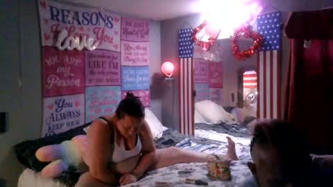 2slutty4u88 online show from September 19, 2025, 11:55 am