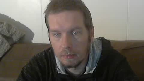 2small4you83 online show from January 15, 2025, 12:09 am