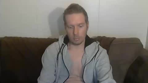 Snapshot of 2small4you83 chatting on March 20, 2026, 10:14 pm 2small4you83 online show from March 20, 2026, 10:14 pm