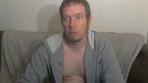 2small4you83 online show from May 6, 2026, 7:13 am
