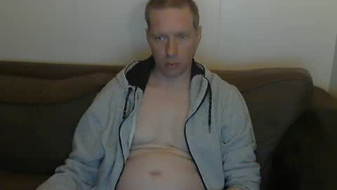 2small4you83 online show from May 27, 2026, 1:57 am