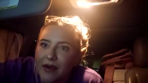 2spookygirls online show from September 19, 2025, 5:20 am