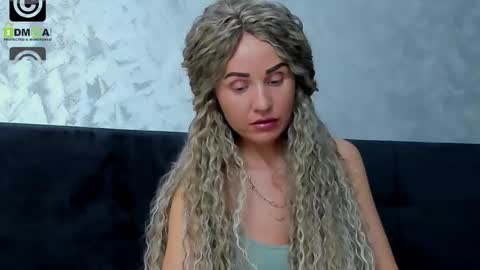 Ella online show from September 20, 2025, 6:20 pm