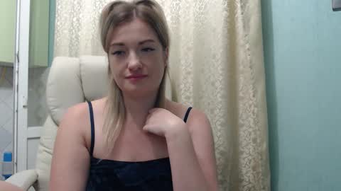 3sweetcandy3 online show from September 12, 2025, 10:54 pm
