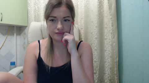 3sweetcandy3 online show from September 15, 2025, 10:54 pm