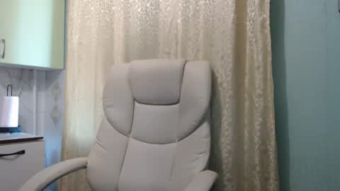 3sweetcandy3 online show from May 6, 2026, 9:36 am