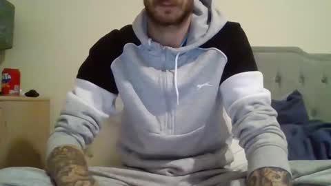 420feetloverr420 online show from October 14, 2025, 10:43 pm