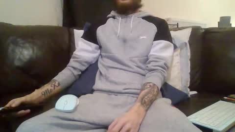 420feetloverr420 online show from January 7, 2026, 1:30 am