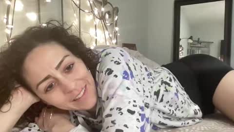Snapshot of 420kc_couple chatting on May 13, 2026, 8:27 pm KC420Couple online show from May 13, 2026, 8:27 pm