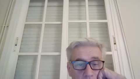 Snapshot of 52artur chatting on December 24, 2024, 10:39 pm 52artur online show from December 24, 2024, 10:39 pm
