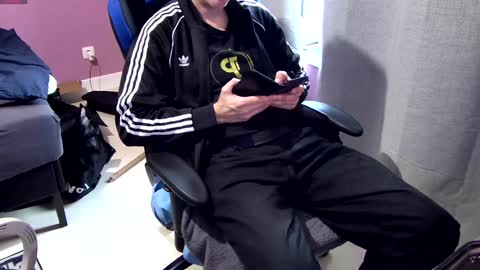 Larese Carlo online show from February 8, 2025, 9:03 am