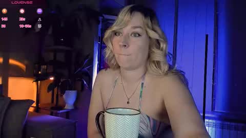 Snapshot of 5_in_one chatting on October 10, 2025, 4:11 am Sunshine online show from October 10, 2025, 4:11 am