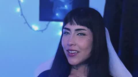  luarii   online show from November 12, 2025, 6:25 am