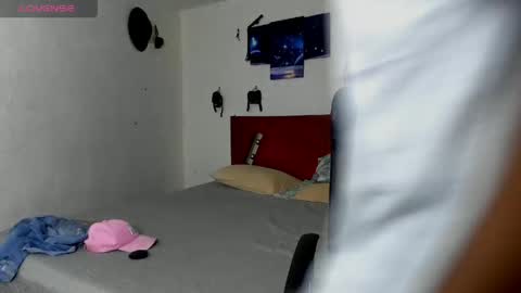 69blackwhite online show from April 24, 2026, 3:20 am