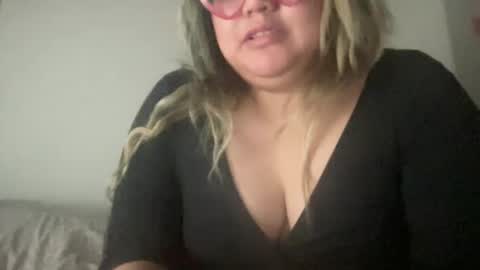 69candyflowers online show from January 26, 2025, 2:45 am