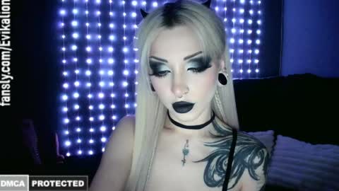 Eva online show from April 27, 2026, 2:42 am