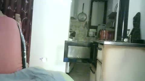 Lilu online show from November 10, 2025, 10:09 pm