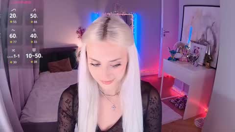 Snapshot of 7loren_wood7 chatting on October 27, 2025, 4:00 pm Loren Wood online show from October 27, 2025, 4:00 pm