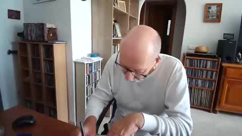  Papi  online show from April 24, 2026, 10:18 am