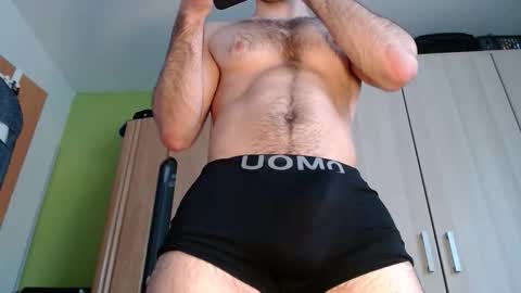 Snapshot of 8000zuerich chatting on February 26, 2026, 2:16 pm Nicolas online show from February 26, 2026, 2:16 pm