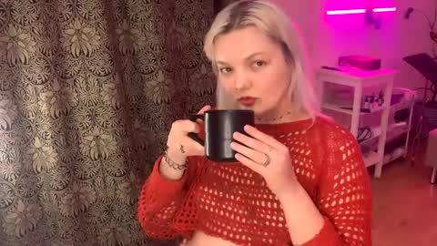 Snapshot of 80s_brat chatting on January 6, 2025, 10:35 am Ivy online show from January 6, 2025, 10:35 am