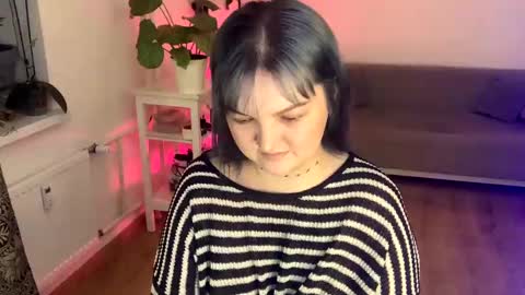 Snapshot of 80s_brat chatting on January 16, 2025, 5:01 pm Ivy online show from January 16, 2025, 5:01 pm