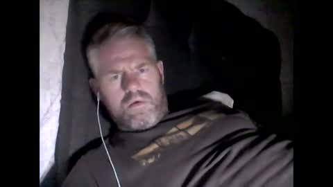 Snapshot of 81jonnyx chatting on October 17, 2025, 9:28 pm 81jonnyx online show from October 17, 2025, 9:28 pm