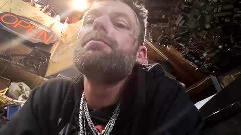 Snapshot of 85dilligaf chatting on November 17, 2025, 7:30 pm 85dilligaf online show from November 17, 2025, 7:30 pm