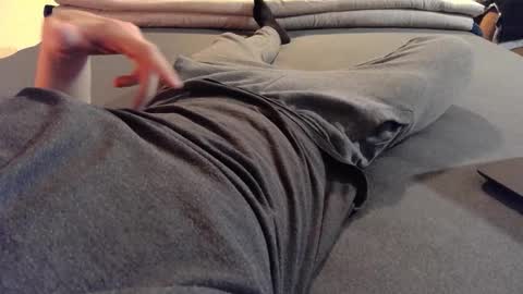 Snapshot of 87johnny chatting on December 3, 2024, 5:45 pm 87johnny online show from December 3, 2024, 5:45 pm