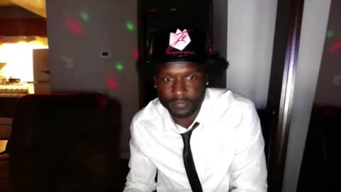 NoFaceNoCase online show from May 1, 2026, 5:01 am