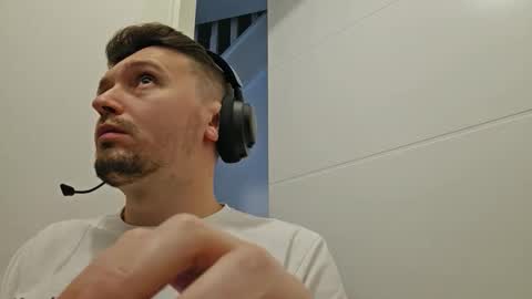 Snapshot of 8inchdude93 chatting on September 13, 2025, 12:16 pm 8inchdude93 online show from September 13, 2025, 12:16 pm