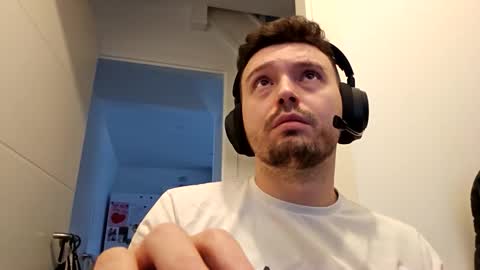 Snapshot of 8inchdude93 chatting on October 14, 2025, 9:10 am 8inchdude93 online show from October 14, 2025, 9:10 am