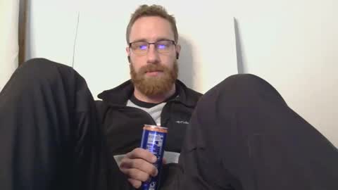 8InchesAndSomeHoles online show from February 20, 2026, 6:41 pm