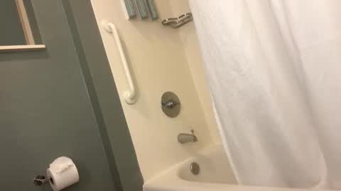 Snapshot of 8rown chatting on March 4, 2026, 2:39 am Selfsuckboi online show from March 4, 2026, 2:39 am