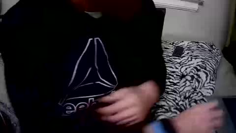 Snapshot of 90210screamer chatting on October 17, 2025, 10:34 pm 90210screamer online show from October 17, 2025, 10:34 pm