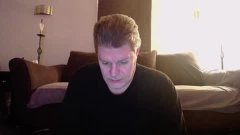 Snapshot of 989guy chatting on January 27, 2025, 12:12 am 989guy online show from January 27, 2025, 12:12 am