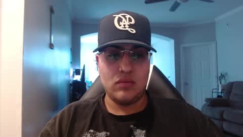 Butterfly boy online show from October 23, 2025, 7:12 pm