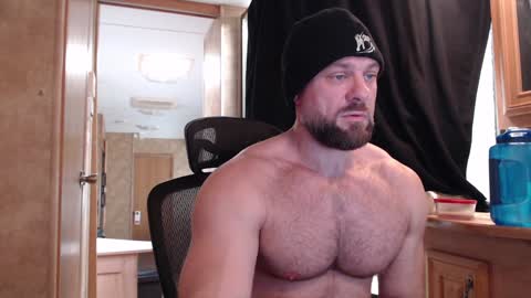 9 fat inches online show from February 5, 2025, 8:35 pm